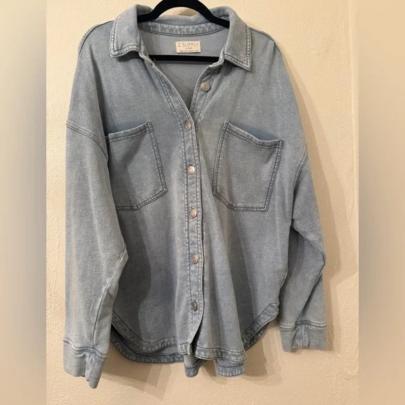 Z Supply All Day Denim Jacket in Washed Indigo - Picture 4 of 6